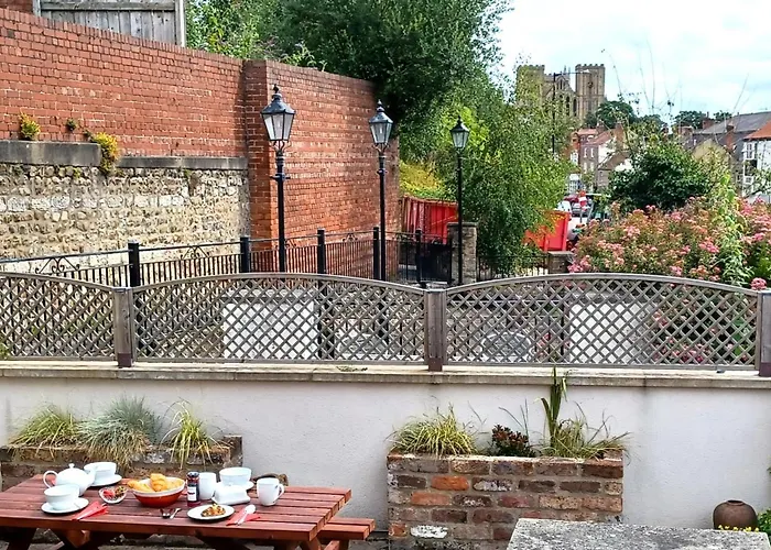 Central Ripon Apartment - View Of The Cathedral!